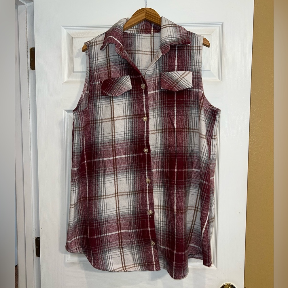Plaid Sleeveless Button-Up Top. Size 3XL. NWOT